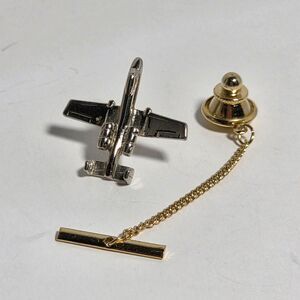 Vintage Mens Silvertone Jet Fighter Airplane Tie Tack Pin w/ Gold Tone Chain Bar